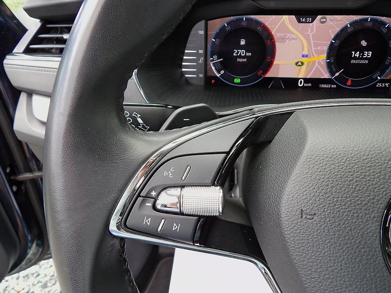 Škoda Octavia 2.0TDI DSG Style Virtual ACC - fotka 16 z 30