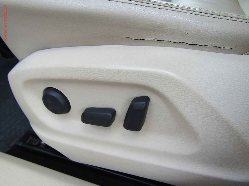 Volkswagen Tiguan (2009) 2.0 TDI 4x4, autoAC - fotka 20 z 20