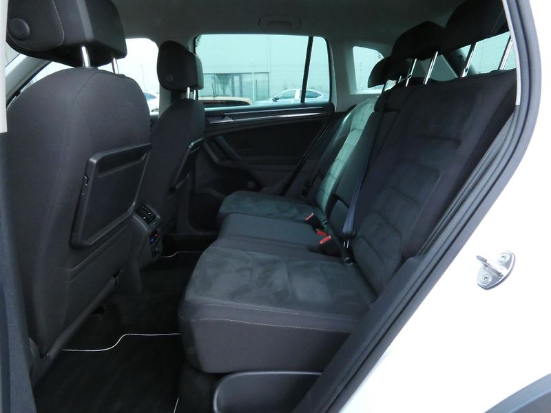 Volkswagen Tiguan (2018) R-Line 2.0 TSI 132KW 4MOTION - fotka 19 z 30