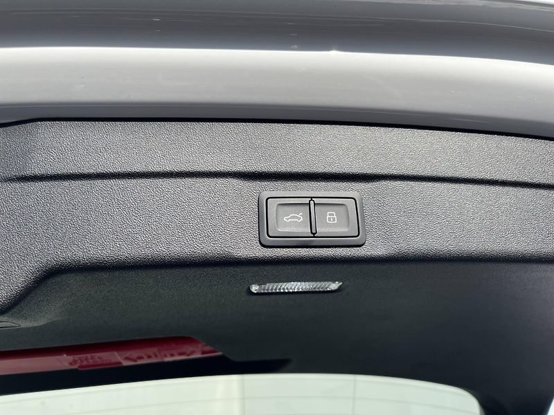 Audi A6 e-hybrid Quattro 2,0TFSI - fotka 7 z 24