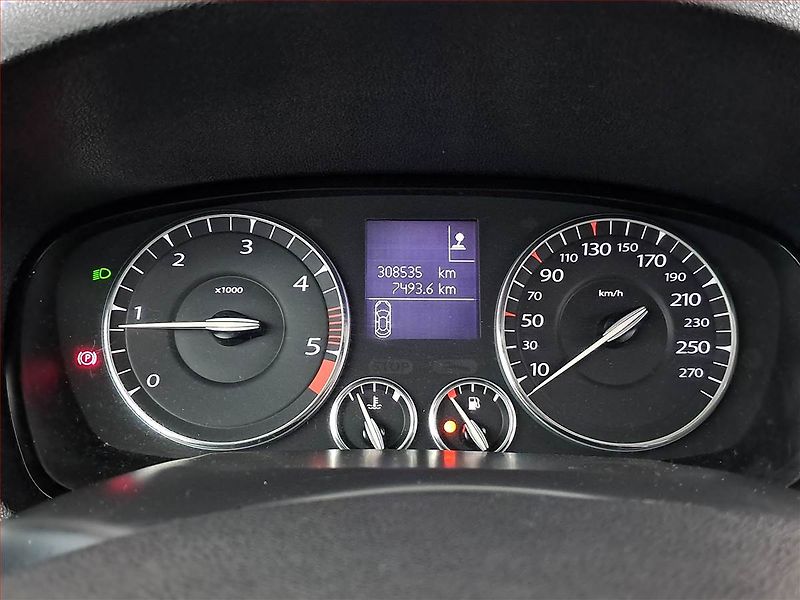 Renault Laguna (2008) 2.0 dCi, po STK, CZ doklady - fotka 11 z 17