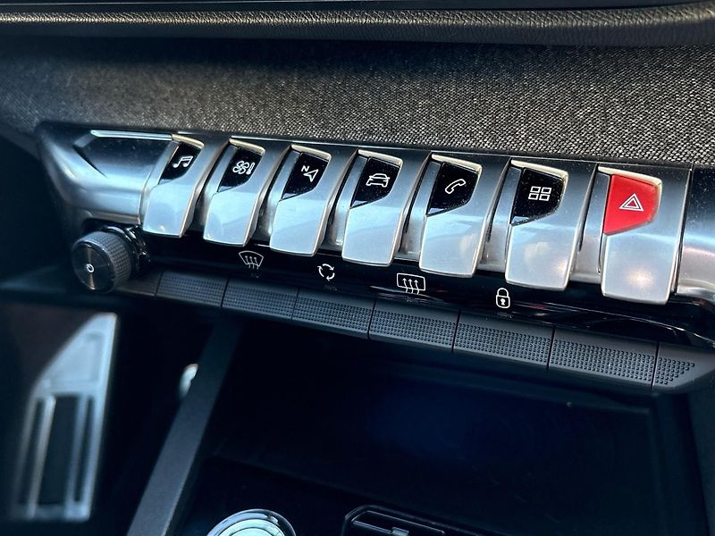 Peugeot 5008 (2018) AllurePack 1.6 THP EAT6 - fotka 18 z 57