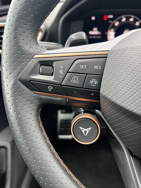 Cupra Leon 1.5 eTSI 110kW DSG 1.Maj DPH - fotka 10 z 26