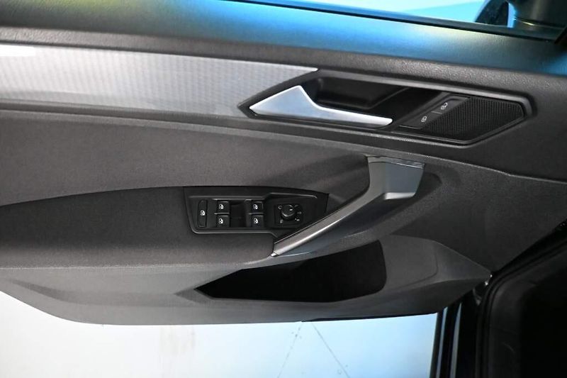 Volkswagen Tiguan (2022) 2.0 4Motion LED DSG Life ACC T - fotka 25 z 38
