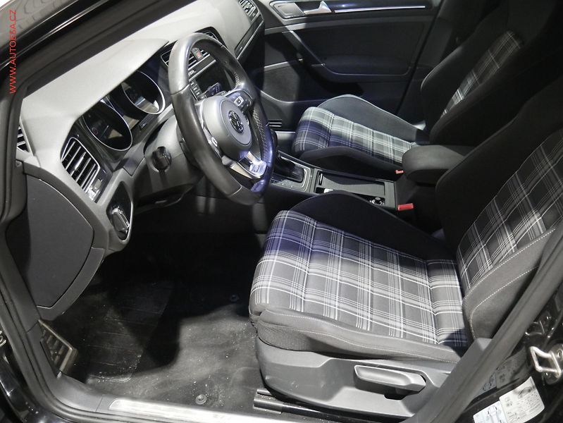 Volkswagen Golf (2016) 2.0 TDi, GTD, DSG, bixen, - fotka 9 z 20