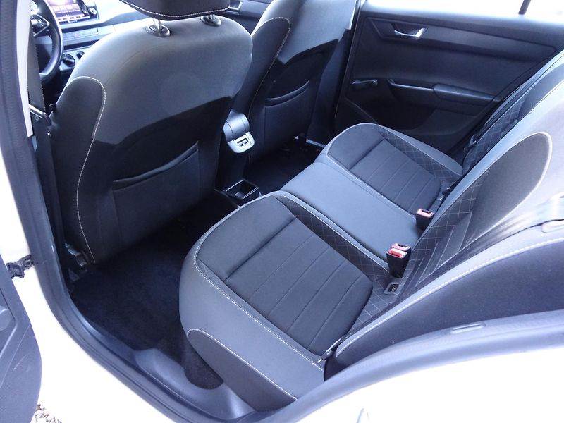 Škoda Fabia Kombi 1.0TSi Ambi. zimní pneu - fotka 7 z 15