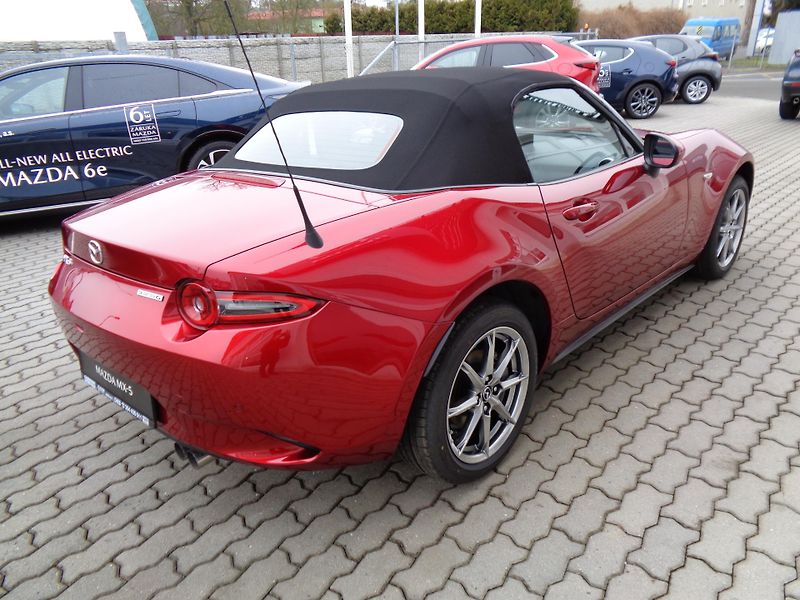 Mazda MX-5 (2026) 1,5i Exclusive-line,pl.střecha - fotka 6 z 30