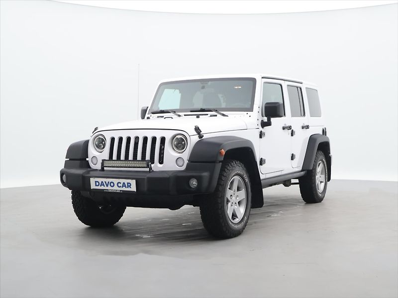 Jeep Wrangler 2,8 CRD 147 kW Unlimited Sport - fotka 3 z 33
