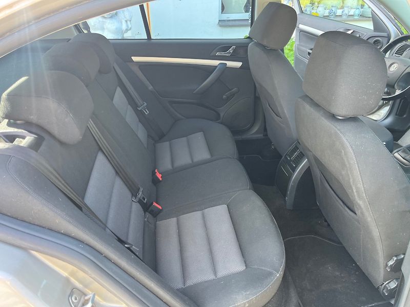 Škoda Octavia (2008) 1.6 MPi Nová STK - fotka 11 z 14