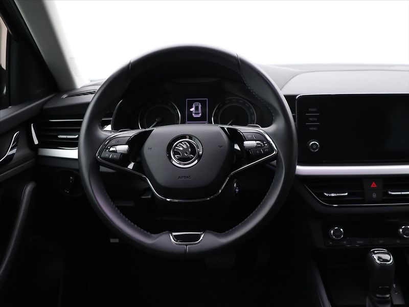 Škoda Kamiq 1,5 TSI 110kW Style DSG CZ 1.m - fotka 14 z 28