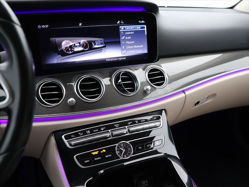 Mercedes-Benz Třídy E 2,0 300d 180kW DPH 360° Aut. - fotka 20 z 32
