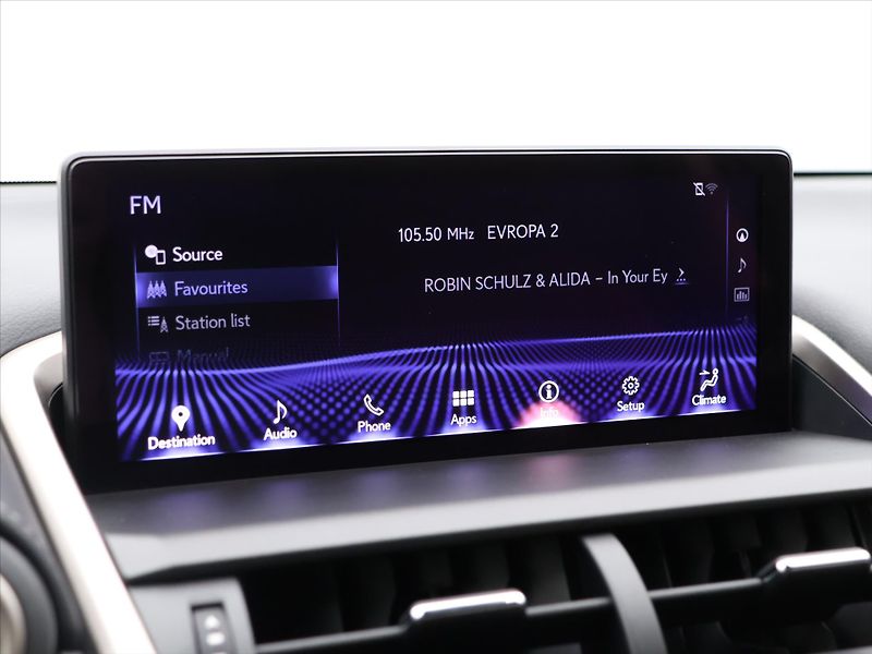 Lexus NX 300h 2,5 145 kW 4WD Prestige - fotka 23 z 33