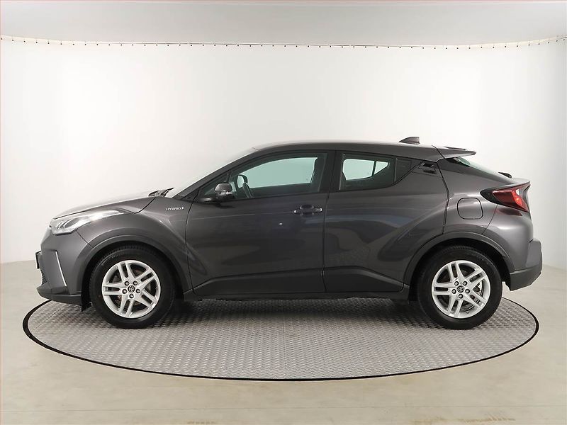 Toyota C-HR (2021) 1.8 Hybrid - fotka 3 z 18