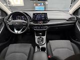 Hyundai i30 (2022) CW 1.5 T-GDi mHEV Family DCT - náhled 14