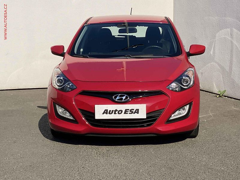 Hyundai i30 (2013) 1.4i, Klima - fotka 2 z 16