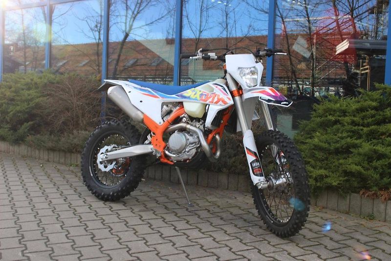 KTM (2022) 500 EXC-F SIX DAYS 2022 SKLADE - fotka 1 z 6
