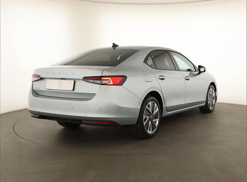 Škoda Superb (2025) 2.0 TDI, Selection, Navigace - fotka 5 z 20