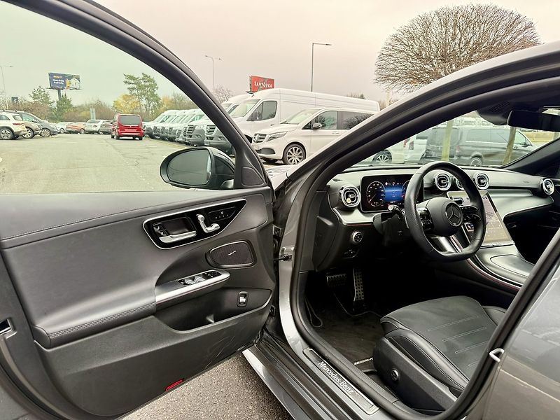 Mercedes-Benz Třídy C (2024) 300 4MATIC - fotka 20 z 41