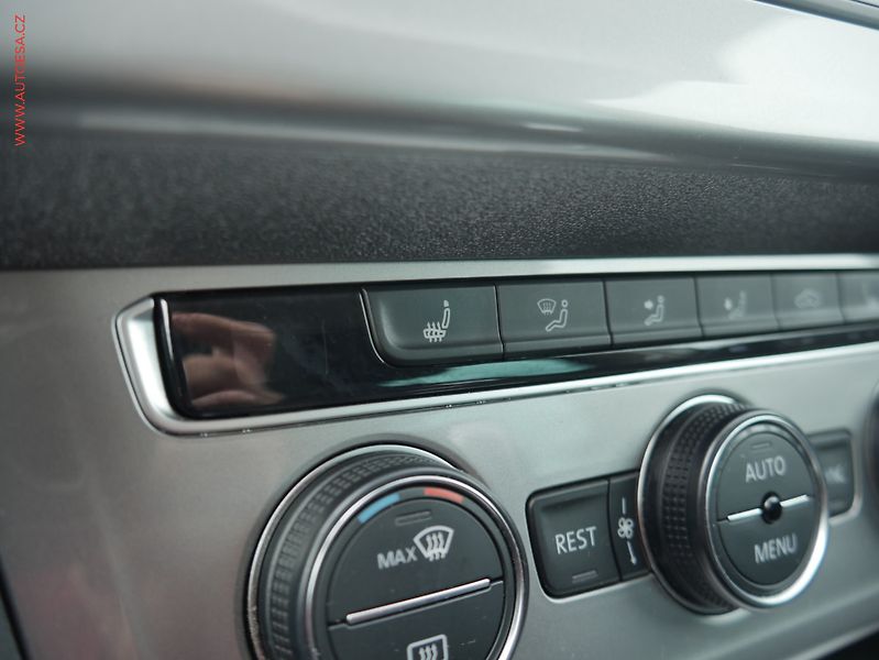 Volkswagen Passat (2017) 2.0TDi, ČR, DSG, LED, navi - fotka 21 z 23