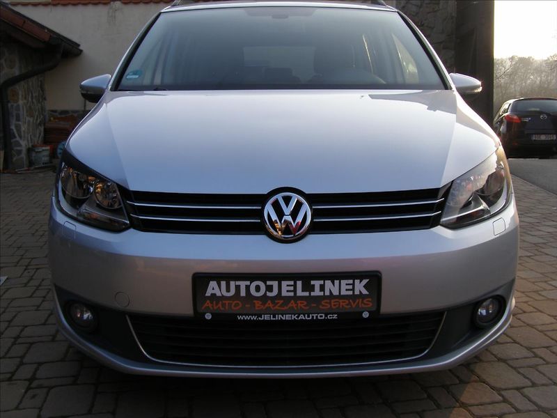 Volkswagen Touran 1,2   77KW REZERVACE - fotka 8 z 39