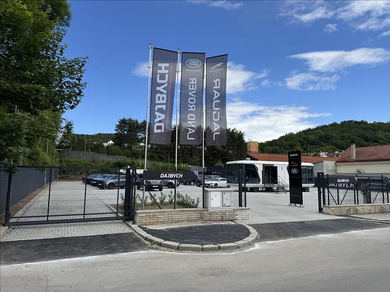 Land Rover Discovery 3,0 SDV6 HSE AWD AT DPH - fotka 30 z 31