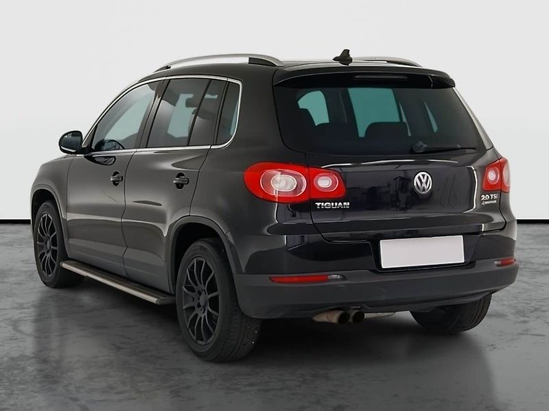 Volkswagen Tiguan (2009) 2.0 TSI, 4X4, Xenony - fotka 4 z 19
