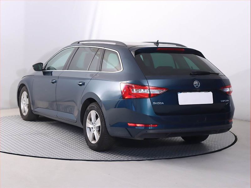 Škoda Superb (2016) Ambition 1.6 TDI, Automat - fotka 4 z 18