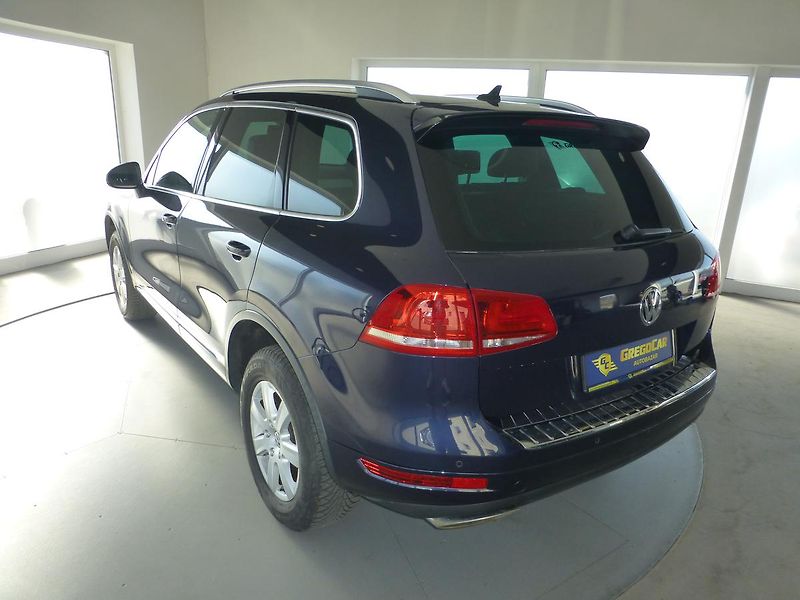 Volkswagen Touareg (2011) 3,0TDI*NAV*PANORAMA*TAŽNÉ 3,5T - fotka 8 z 33