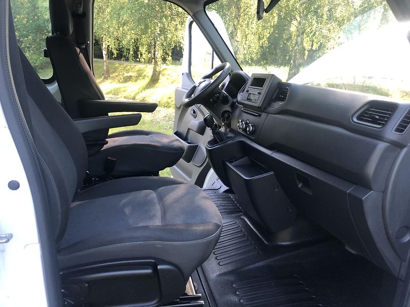 Renault Master (2021) 2.3TDi 6mist+uložák+sklápěč  - fotka 16 z 17