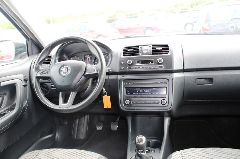 Škoda Fabia (2014) REZERVACE - fotka 15 z 16