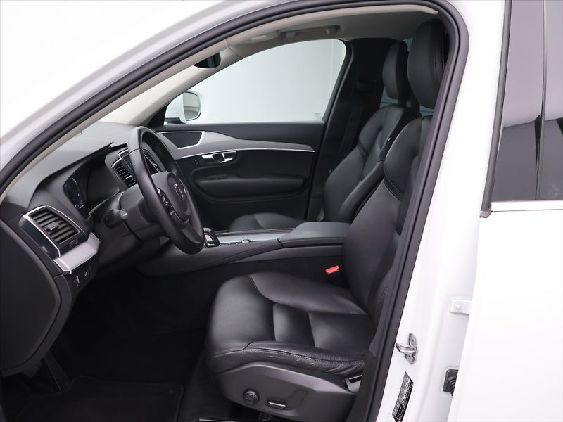 Volvo XC90 2,0 B5 173 kW AWD 7 Míst DPH C - fotka 11 z 28