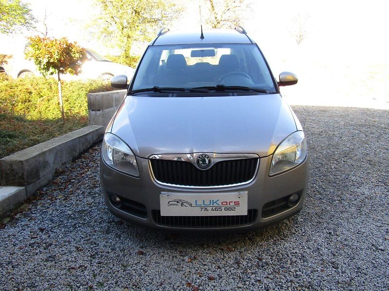 Škoda Roomster (2008) 1.4 TDI 59kW - fotka 6 z 34