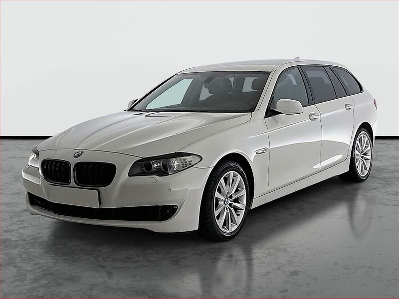 BMW Řada 5 (2013) 520d, Automat - fotka 2 z 21