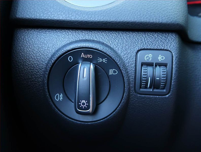 Volkswagen Tiguan (2011) 2.0 TDI, 4X4, Automat, Navi - fotka 18 z 20