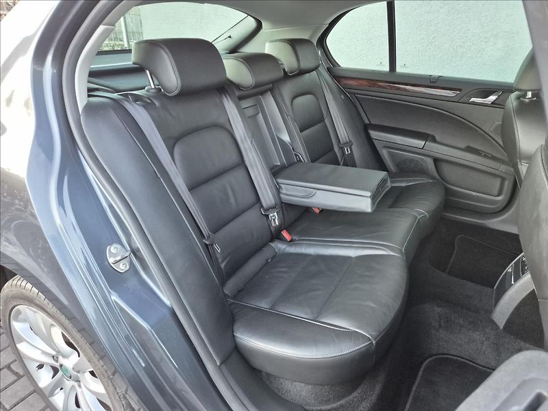 Škoda Superb 2,0 TDI 125KW DSG Kůže Xenon - fotka 21 z 33