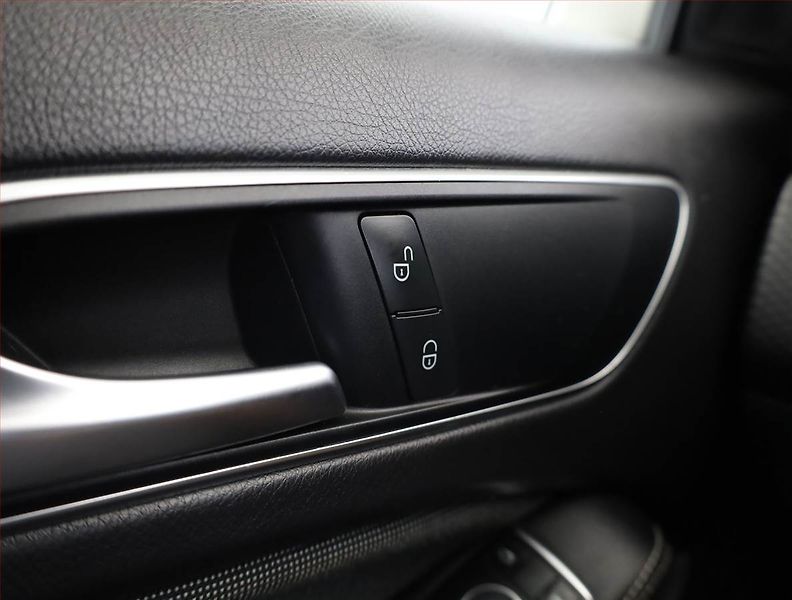 Mercedes-Benz Třídy A (2016) A 180 d, Automat, Kůže - fotka 18 z 20