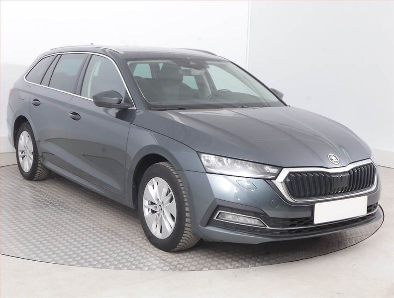 Škoda Octavia (2022) Clever 1.5 TSI, Navi, Tempomat - fotografie inzerátu