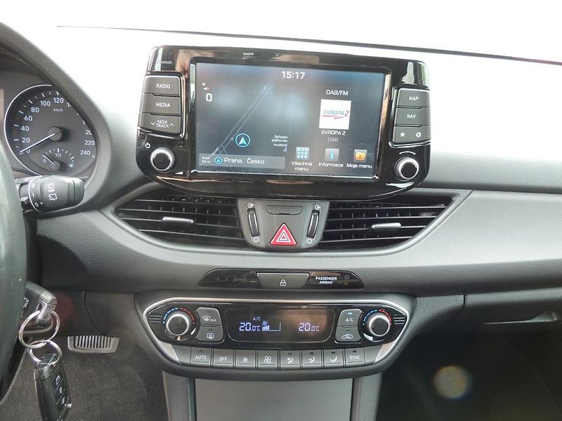 Hyundai i30 (2019) Combi 1.6CRDi,100kw,automat,ČR - fotka 21 z 52