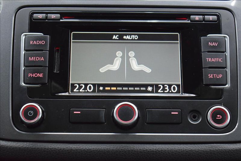 Volkswagen Tiguan 2,0 TDi, Sport&Style,DSG,Xen, - fotka 19 z 37