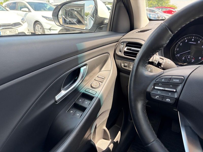 Hyundai i30 (2024) SMART 1.5T-GDI 118kW CZ DPH - fotka 11 z 11