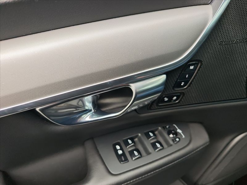 Volvo S90 2,0 B5 Plus Bright AT - fotka 9 z 11