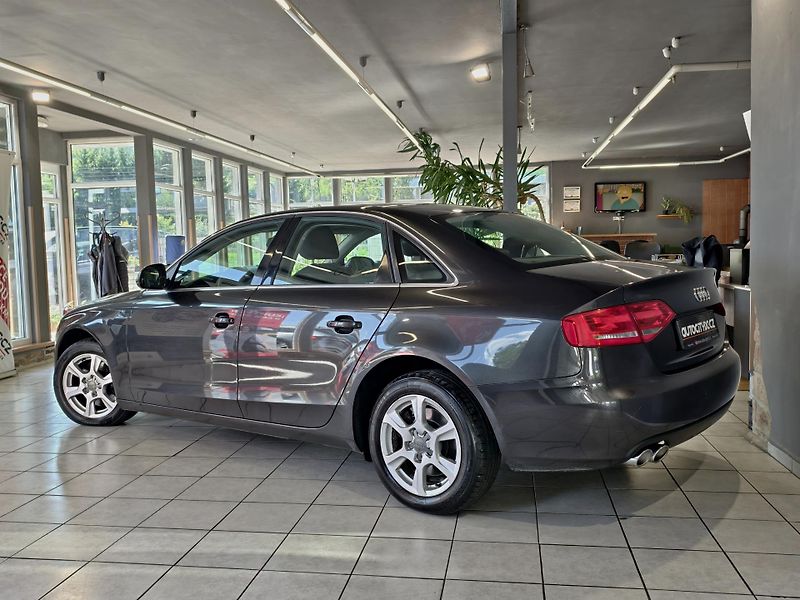 Audi A4 2.0 TDi BIXENONY, PDC - fotka 19 z 19