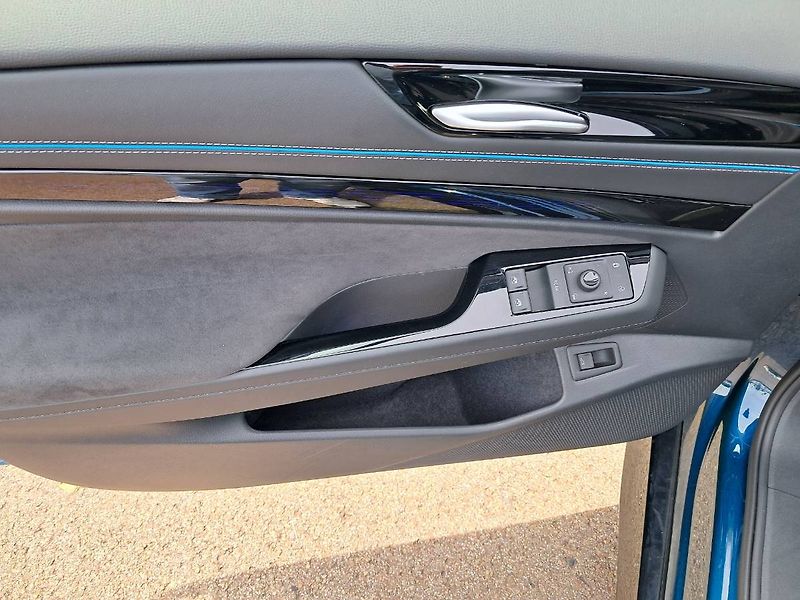 Volkswagen ID.7 (2023) Pro 210  kW , kap. 77 kWh - fotka 17 z 33