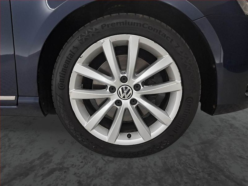 Volkswagen Passat (2014) 2.0 TDI, Automat, Xenony - fotka 15 z 21