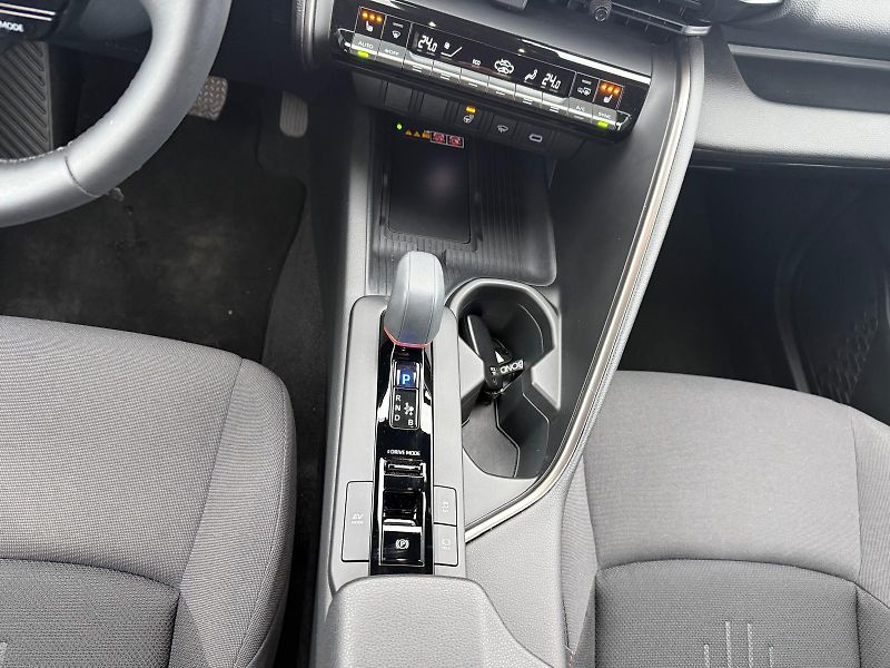 Toyota C-HR 1,8 HEV e-CVT Style - fotka 24 z 30