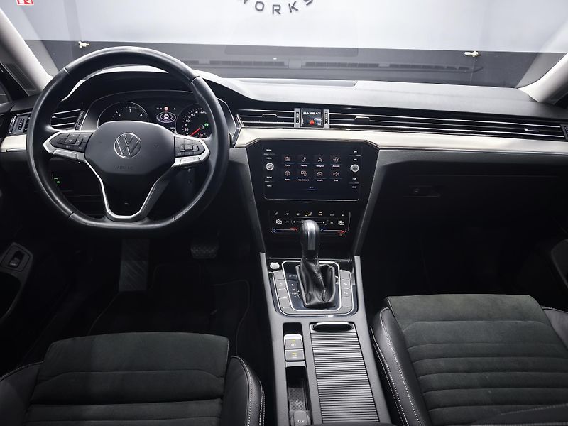 Volkswagen Passat Variant (2022) 2.0TDI 1. Majitel, DSG - fotka 31 z 35