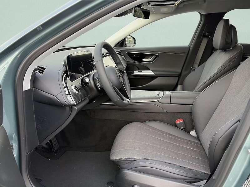 Mercedes-Benz Třídy E (2026) E 220 d 4MATIC - fotka 13 z 14