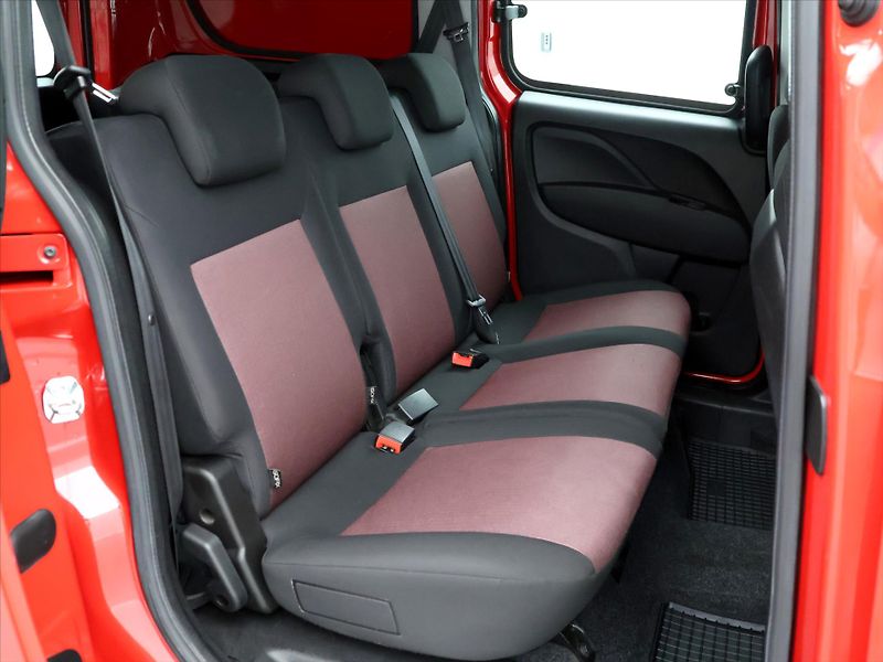Fiat Dobló 1,6 JTD 77KW 5 Míst CZ - fotka 12 z 25