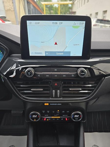 Ford Kuga 2.5 140kW 4x4 AWD ST-LINE -DPH - fotka 19 z 43
