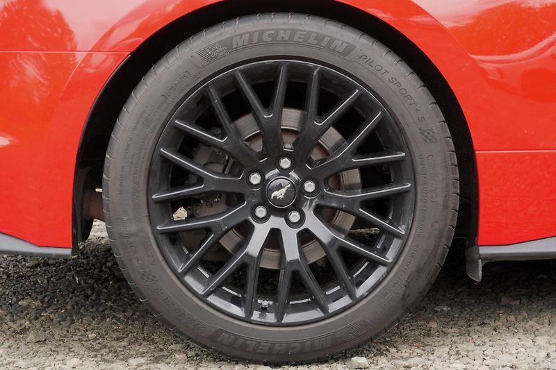 Ford Mustang 5.0 V8 GT, DPH, ACC, Ventilace - fotka 11 z 35